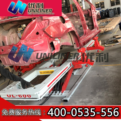 UL-600歐款大梁校正儀，設(shè)有底輪/可與車(chē)輛整體移動(dòng)