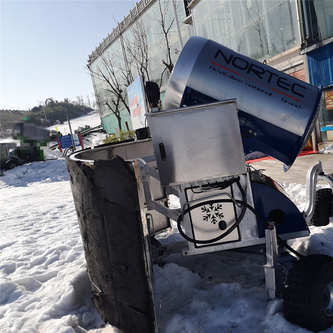 大連快速制雪滑雪場用人工造雪機(jī)價格多少錢